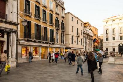 Relais Piazza San Marco - image 11