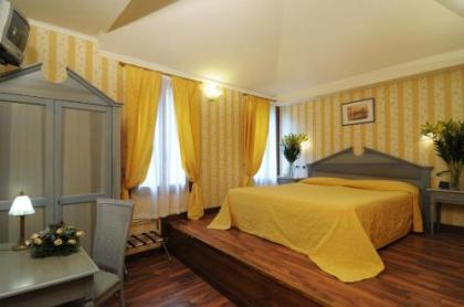 Hotel Tintoretto - image 11