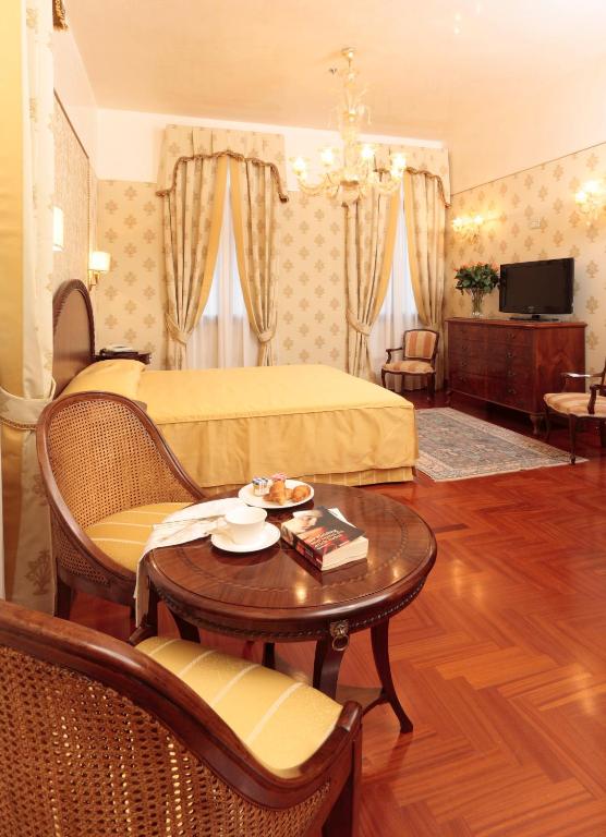 Hotel Palazzo Stern - image 7