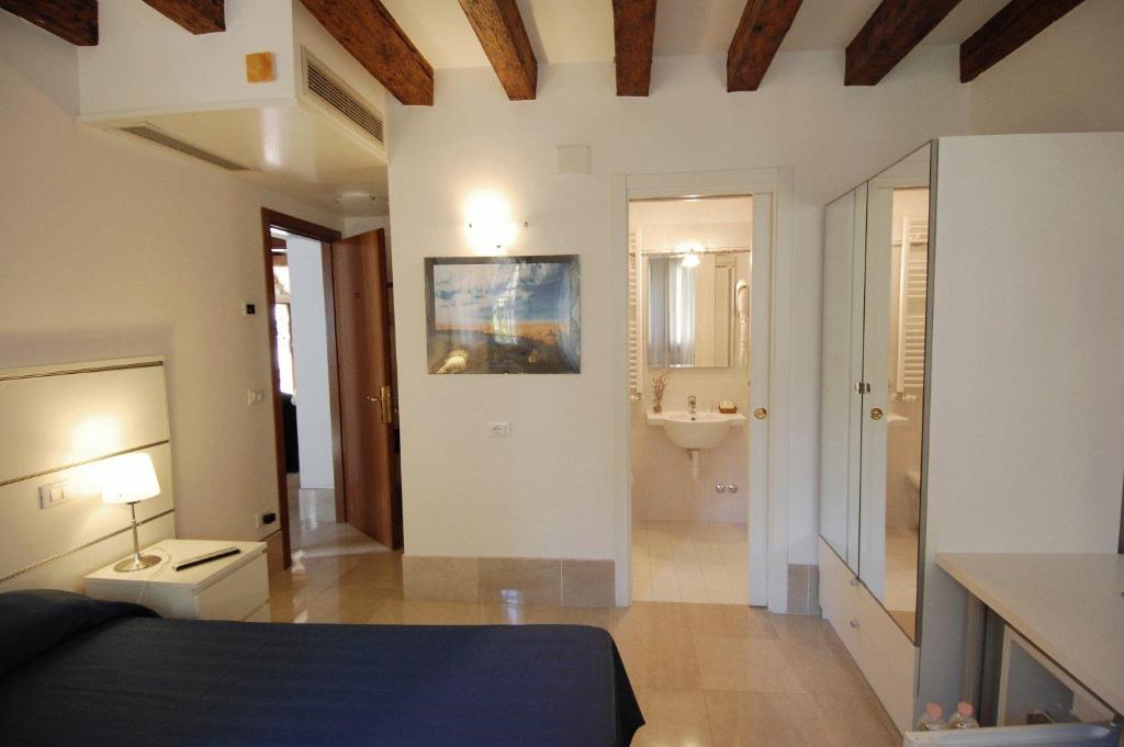 Santa Margherita Guest House - image 2