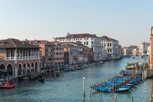 Locanda Leon Bianco on the Grand Canal - image 2