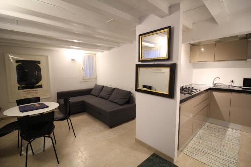 Veneziacentopercento Apartments & Rooms - image 2