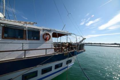 Venezia Boat & Breakfast Caicco Freedom - image 9