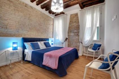 Charming Castello Apartments - image 3