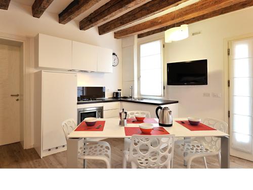 I Frari Apartments - image 6