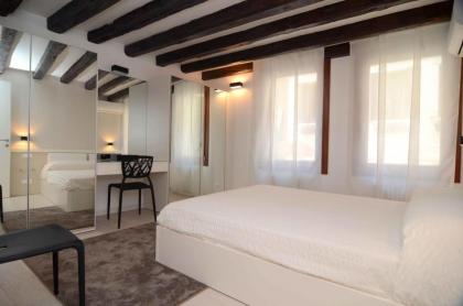 B&B Fortuny - image 15