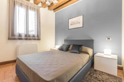 Ca' del Monastero 6 Collection Chic Apartment for 4 Guests with Lift - image 10