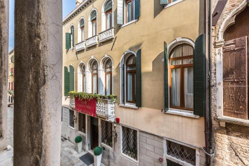 Ca' del Monastero 6 Collection Chic Apartment for 4 Guests with Lift - image 6