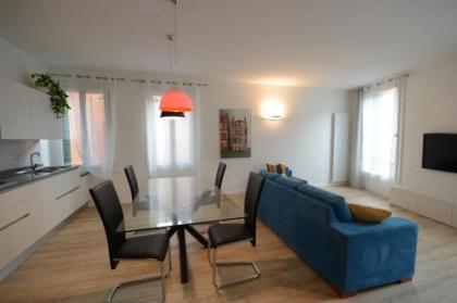 Rialto Bridge Luxury apartment - image 10