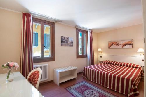 Venice Resorts Guest House - main image