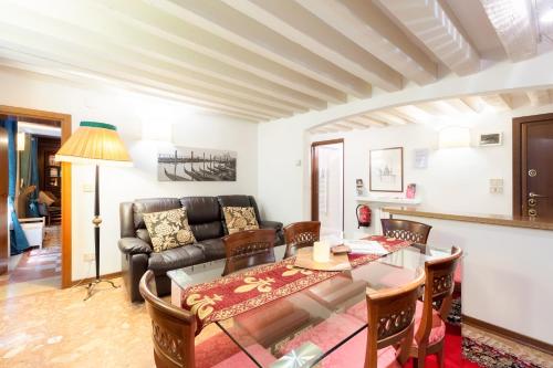 Ca' del Carro Family Apartment - image 3