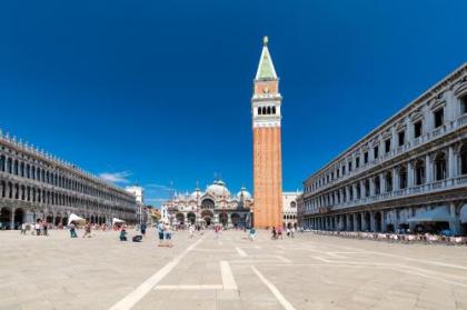 San Polo Near Rialto Fish Market - image 19