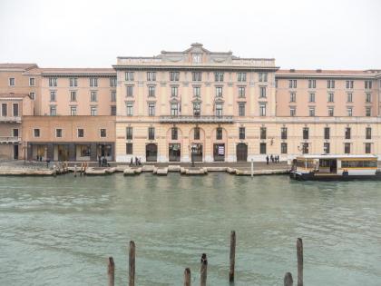 Grand Canal Suite by Wonderful Italy - image 11