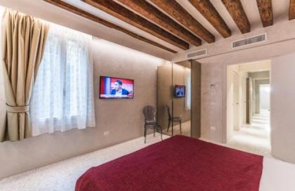 Rialto Luxury Flat - image 14