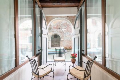 Riva Palace Apartments by Wonderful Italy - image 1