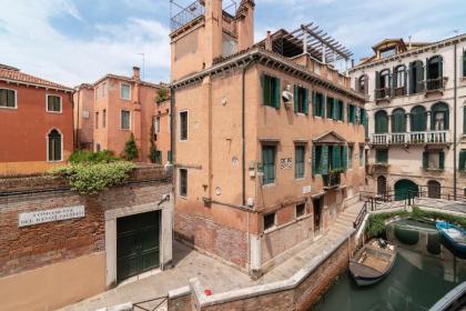 Venice Luxury Apartments - image 10