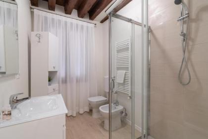 Venice Luxury Apartments - image 16