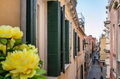 Doge's Pantheon & St.Mark School in Hidden Venice - image 20