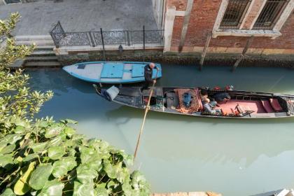 Apartments in San Marco with Canal View by Wonderful Italy - image 4