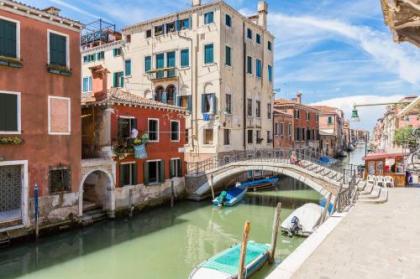 Ca' Tintoretto Canal View - image 4