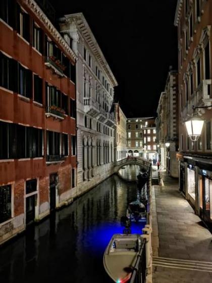 Palazzo Orseolo- Gondola View - image 16