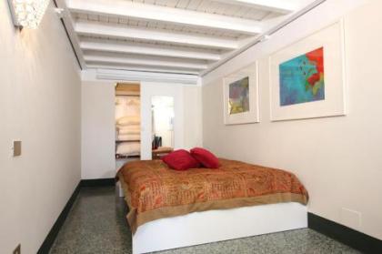 Giudecca Luxury Gallery - image 19