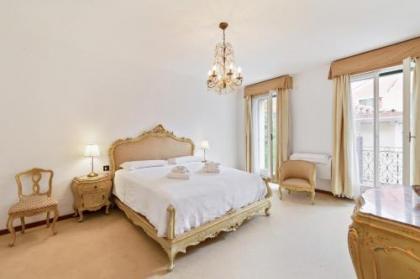 Venice Castello Elegant Apartment - image 2