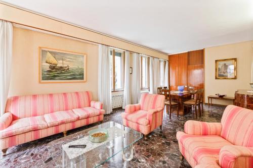 Venice Castello Elegant Apartment - image 3