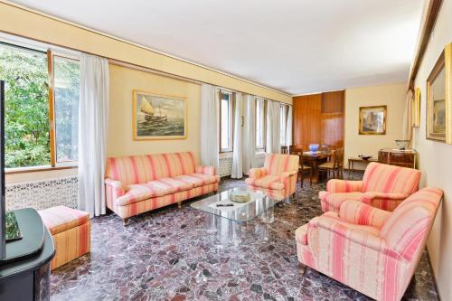 Venice Castello Elegant Apartment - image 4