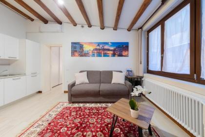 Ca' del Pozzo Loft Apartment - image 16