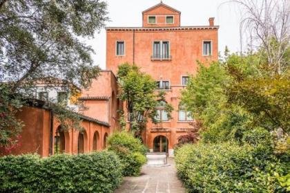 Carmini Canal View and balcony with Lift - image 15