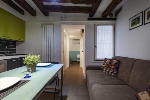 San Giacomo pied-a-terre house - image 2