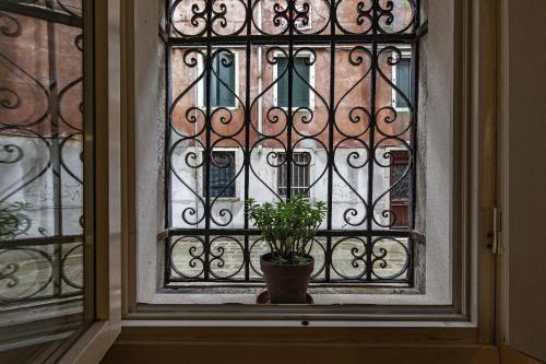 San Giacomo pied-a-terre house - image 3