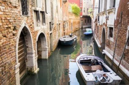 Rialto Corte dei Sansoni canal view - image 9