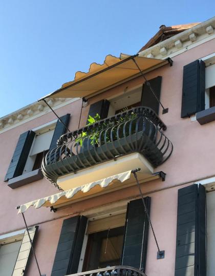 AMETISTA Suite with panoramic Canal view - image 2