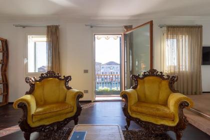 AMETISTA Suite with panoramic Canal view - image 4