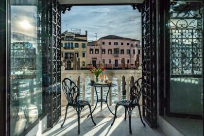 La Loggia Grand Canal - image 11