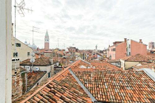 Ponte di Rialto Penthouse with Panoramic Terrace - image 2