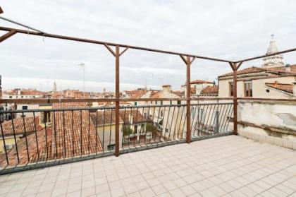 Ponte di Rialto Penthouse with Panoramic Terrace - image 3