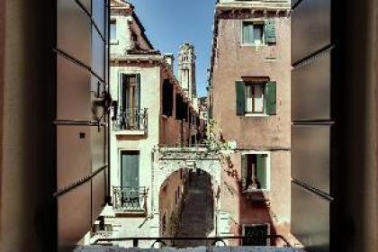 CA' ANGELA VENETIAN APARTMENT - image 5