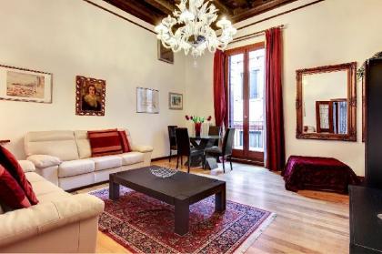 Bosso Palace Venetian Apartment - image 11