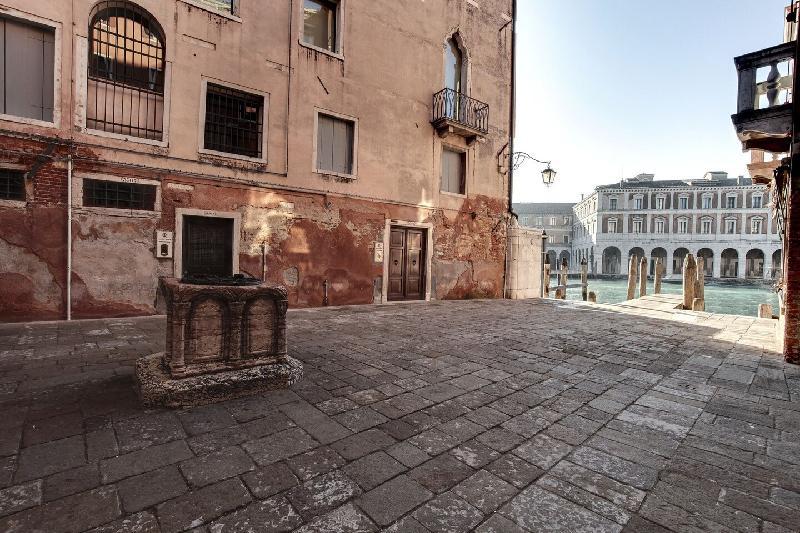 VENICE SKYLINE VIEW STUDIO APARTMENT - image 3