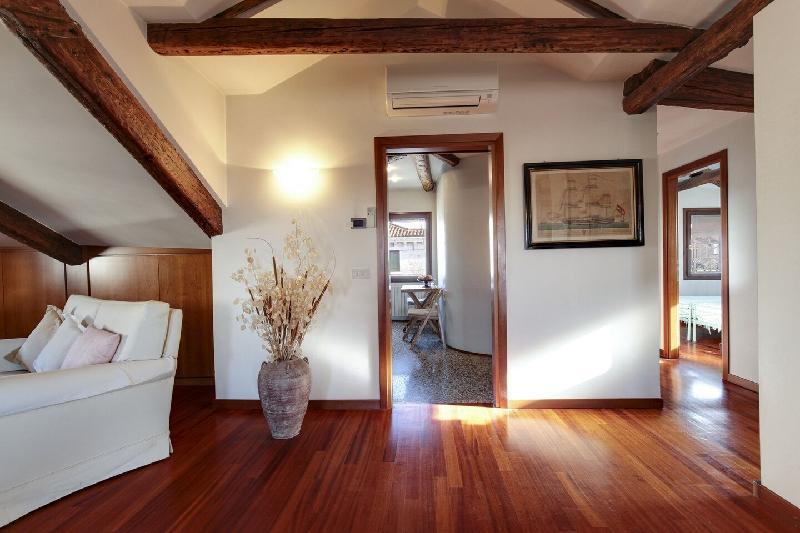 CA' GIULIA APARTMENT VENICE - image 5