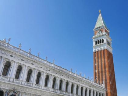 Wonderful view over Venetian Lagoon - image 12