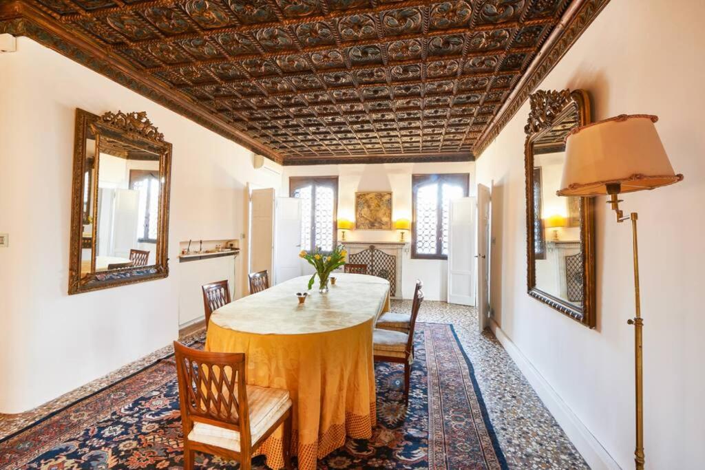 Ca' Fenice charming apartment in San Marco sleep 7 - image 6