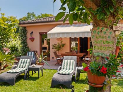 Scenic Villa in Lido di Venezia with Garden - image 1