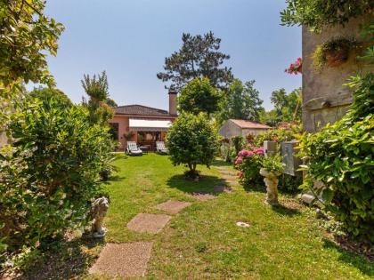 Scenic Villa in Lido di Venezia with Garden - image 9