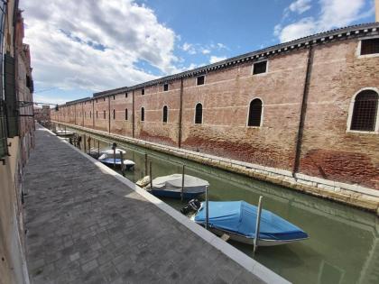 Veneziacentopercento Corderie Apartment - image 7