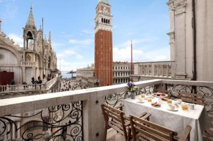 Due Leoni Terrace In St Mark's Square - image 6