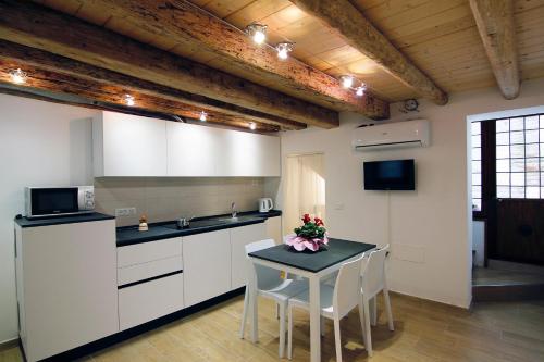 Tre Raggi Apartment - main image